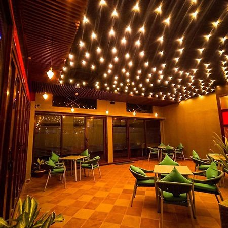 Royal Cox'S Bazar Hotell Exteriör bild
