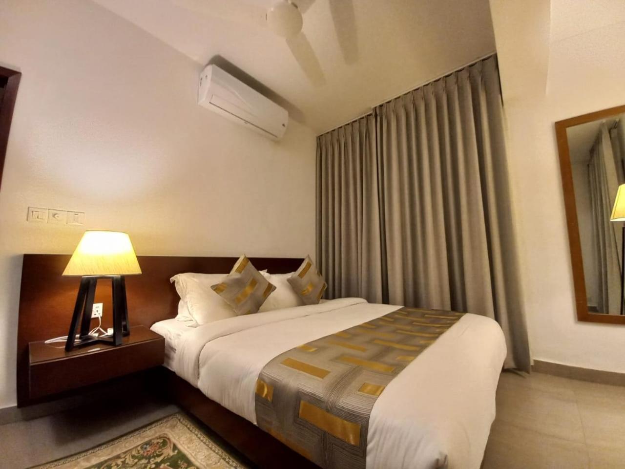 Royal Cox'S Bazar Hotell Exteriör bild