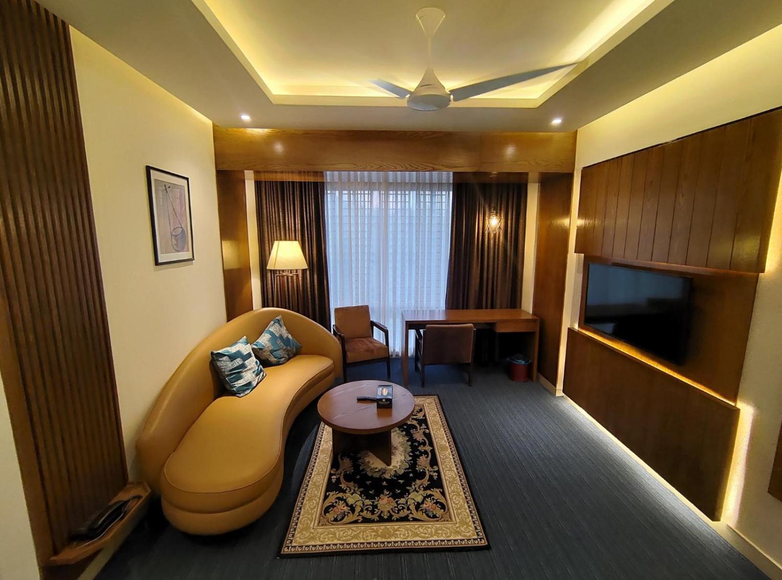 Royal Cox'S Bazar Hotell Exteriör bild