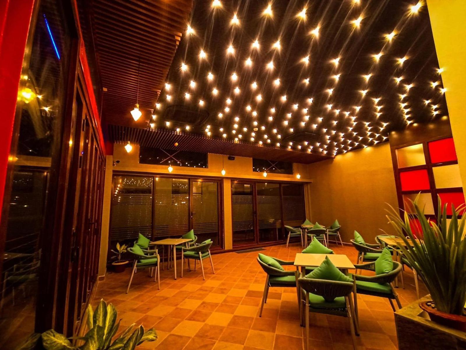 Royal Cox'S Bazar Hotell Exteriör bild