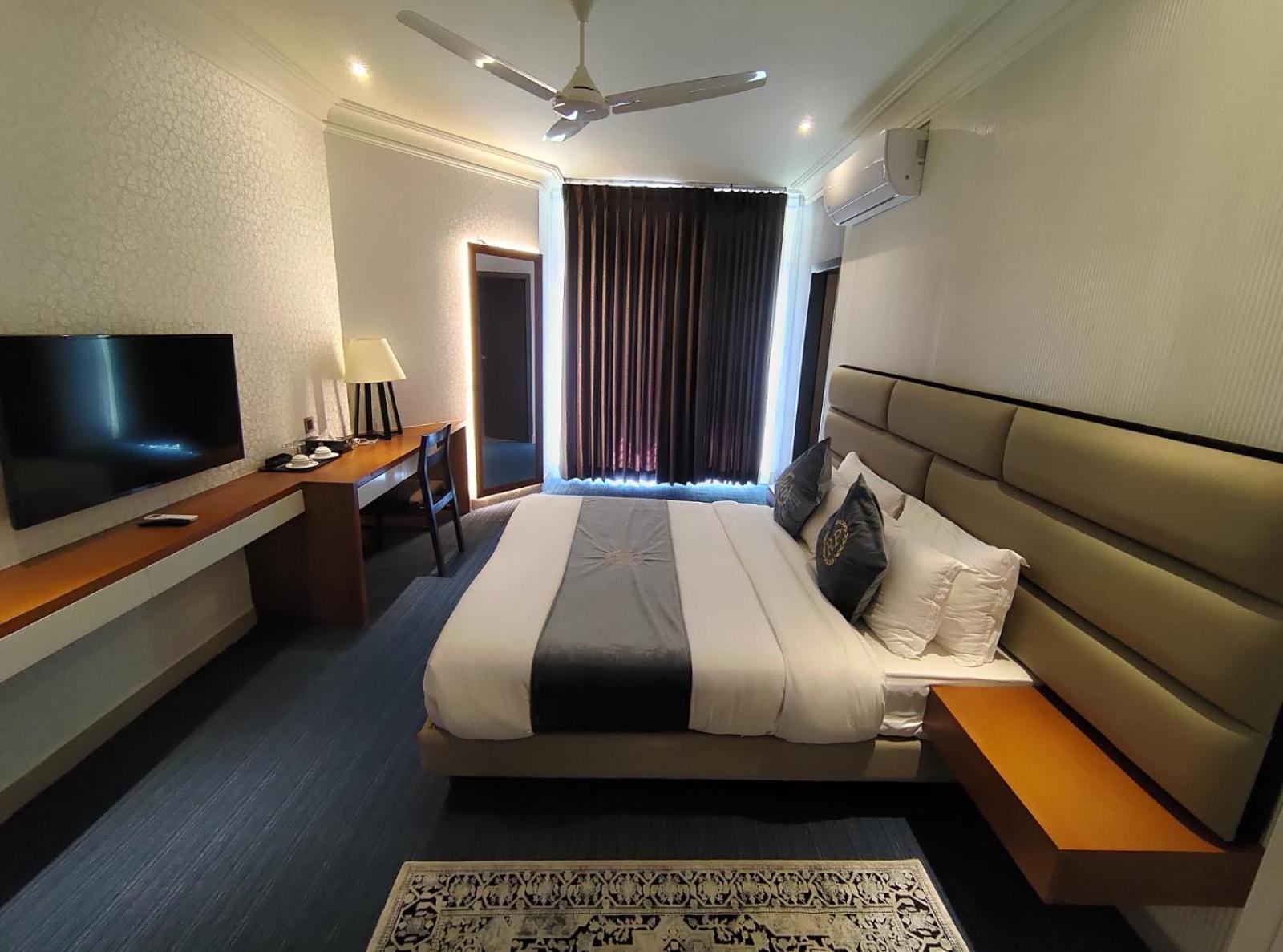 Royal Cox'S Bazar Hotell Exteriör bild